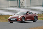 日産 GT-R Premium edition(2014年モデル)[ボディカラー：ゴールドフレークレッドパール(新色)]　試乗レポート／河口まなぶ　1