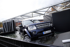 ランドローバー ディスカバリー4 試乗レポート 1 2 徹底検証 09年新型車種ー試乗レポート Mota