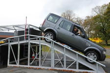 ランドローバー 新型ディスカバリー4(2014年モデル)