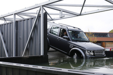 ランドローバー 新型ディスカバリー4(2014年モデル)