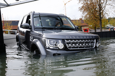 ランドローバー 新型ディスカバリー4(2014年モデル)