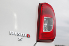 日産 マーチ NISMO S[ボディカラー：ブリリアントホワイトパール]