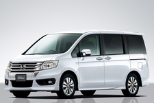 ホンダ ステップ ワゴン スパーダ S（FF）