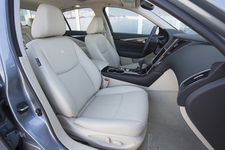 インフィニティ Q50(海外仕様)