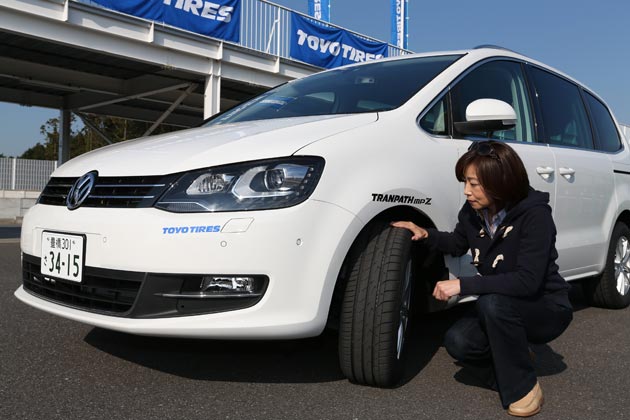 自動車評論家の飯田裕子さん