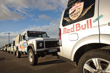 ランドローバー、オフィシャルパートナーとしてRed Bull Desert Wings