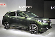 【ホンダ「VEZEL(ヴェゼル)」発表会[2013/12/19]】ホンダ 新型SUV「VEZEL(ヴェゼル)」VEZEL HYBRID Z[FF／ボディカラー：ミスティグリーン・パール]