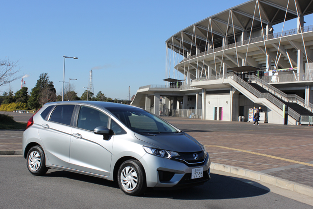 ホンダ フィット1.3G 八幡宿駅にて