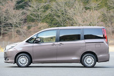 トヨタ 新型「ノア ハイブリッド」