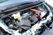 トヨタ 新型「ヴォクシー ハイブリッド 」