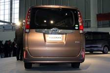 トヨタ 新型 ノア ハイブリッド G[トヨタ 新型「ヴォクシー／ノア」報道発表会(2014/01/20)]