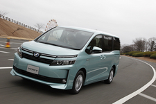 トヨタ 新型ヴォクシーV [7人乗り]＜ハイブリッドモデル＞ 試乗イメージ1