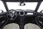 BMW 新型ミニクーパーD（F56）インパネ