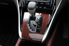 トヨタ新型ハリアー<ハイブリッド>PREMIUM “Advanced Packege” シフトノブ