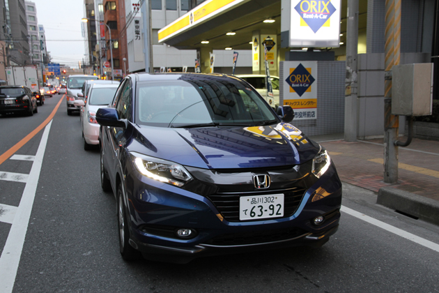 ホンダ ヴェゼルハイブリッド 市街地にて実燃費計測／渋滞中の様子