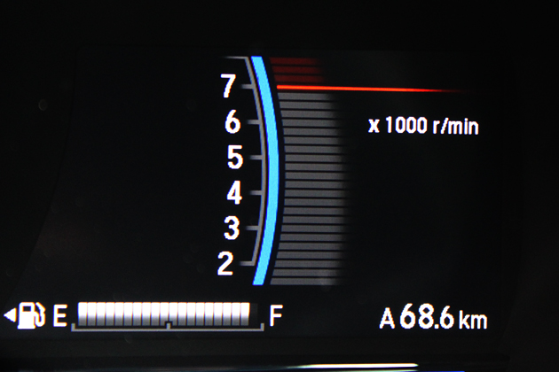 ホンダ ヴェゼルハイブリッド タコメーター