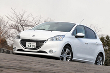 PEUGEOT 208 Premium(プジョー 208 プレミアム)[5ドアハッチバック／1.2リッター 直3 ガソリンエンジン／5速ETG]