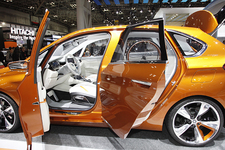 BMW コンセプト アクティブツアラー アウトドア