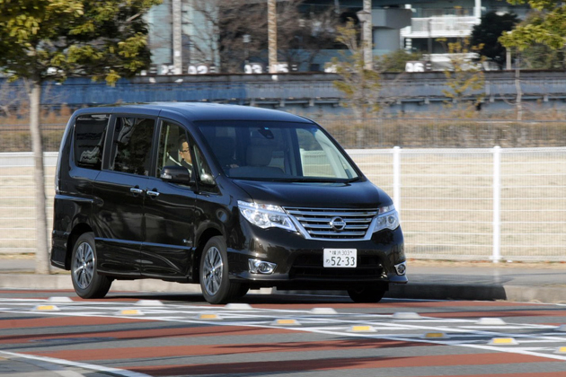 日産 新型 セレナ[2013年12月末マイナーチェンジモデル]セレナ ハイウェイスター G S-HYBRID アドバンスドセーフティ パッケージ[FF] 試乗レポート／渡辺陽一郎　試乗・走行イメージ2