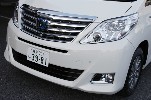 トヨタ アルファード ボディカラー:ホワイトパールクリスタルシャイン