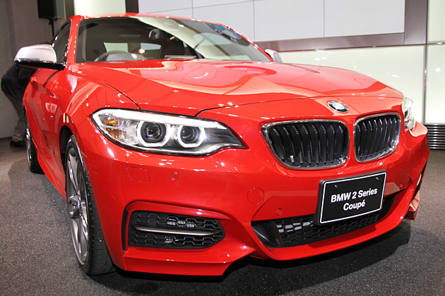 BMW 2er Coupe F22 メルボルンレッド ミニチャンプス ディーラー BMW 2er Series Coupe F22 Red 2014-2017 1:43 Minichamps
