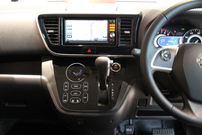 日産 新型デイズ ルークス ハイウェイスターG/インパネ