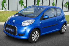 先代アイゴの兄弟車にあたるシトロエンC1(旧モデル)