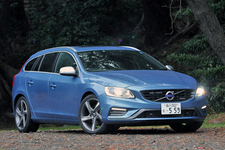 ボルボ V60 T5 R-DESIGN[新パワートレインDrive-E搭載・2014年モデル／ボディカラー：パワーブルーメタリック]