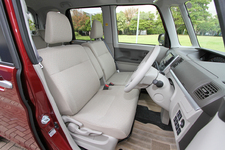 ダイハツ 新型「タント X "SA"」　インテリア・運転席シート