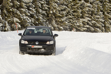 ヨコハマゴム ウィンタータイヤ試乗 in スウェーデン