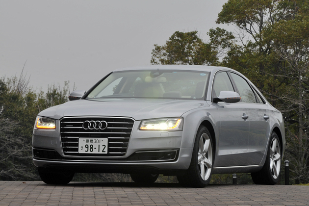 新型 アウディ A8 3.0 TFSI クワトロ[ボディカラー：フロレットシルバーメタリック／インテリアカラー：ベルベットベージュ]