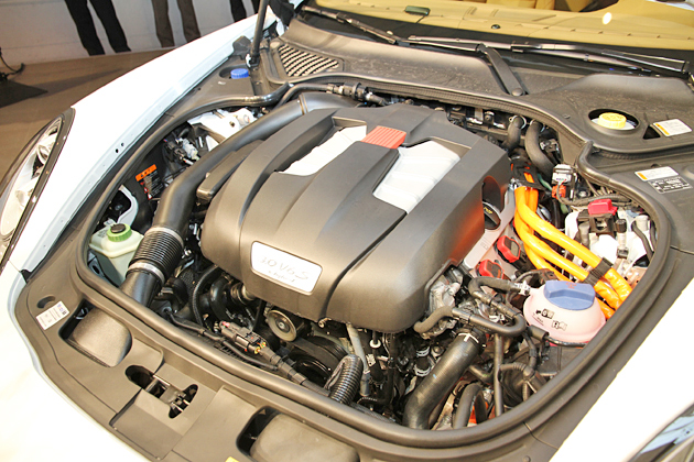 ポルシェ 「パナメーラ S ハイブリッド」