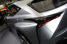 LEXUS（レクサス）「NX」のベース車である「LF-NX」　※画像は東京モーターショー2013のもの　エクステリア・リア