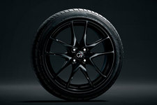 トヨタ 新型 ヴィッツ 205/45R17タイヤ(ブリヂストンPOTENZA RE050)&7J G’s”専用アルミホイール(ブラック)