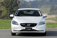 ボルボ V40 T4 Sports[200台限定車／ボディカラー：アイスホワイト]