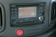 ディスプレイ付CD一体型AM/FMラジオ