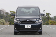 トヨタ 新型 ヴォクシーハイブリッド V(7人乗り・FF)[ボディカラー：ブラキッシュアゲハガラスフレーク]