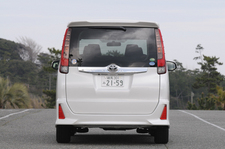 トヨタ 新型 ノア Si(ガソリンモデル・7人乗り・FF)[ボディカラー：ホワイトパールクリスタルシャイン]