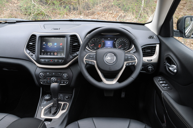 新型 ジープ チェロキー リミテッド