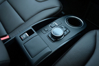 BMW i3(アイ・スリー) レンジエクステンダー装備車[インテリア：ユーカリウッド／ブラウンのレザーコンビネーションシート等(オプション)]