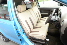 トヨタ 新型 パッソ 1.0XG EUROPEAN PACKAGE(ヨーロピアンパッケージ)[2WD／専用革調シートカバー(アイボリー)]