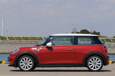 BMW 新型MINI クーパー