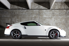 日産 2015年型「370Z NISMO」／サイドエクステリア