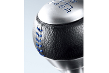 ホンダ CR-Z  α・Dressed label III　ブルーシフトノブステッチ