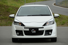 トヨタ 新型 ヴィッツ 1.5 RS "G's"(2WD)[ボディカラー：ホワイトパールクリスタルシャイン(G's専用色)]