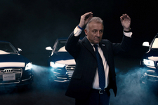 ザッケローニ監督と「Audi x SAMURAI BLUE 11 Limited Edition」