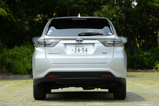 トヨタ 新型ハリアーハイブリッド(ELEGANCE)/リアビュー