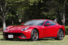 フェラーリ「F12 ベルリネッタ」、名誉あるデザイン賞を受賞|【業界