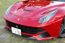 フェラーリ F12ベルリネッタ