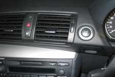 エンジンスタートボタン